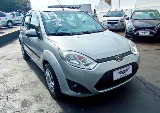 FORD FIESTA 1.6 ROCAM SE 8V FLEX 4P MANUAL